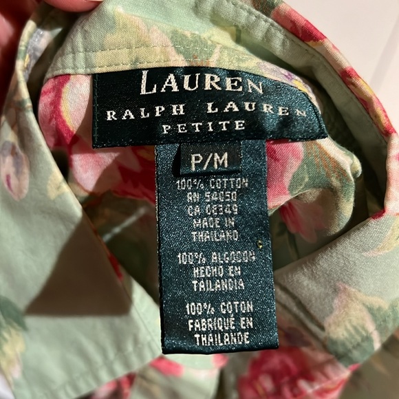 Lauren, Ralph Lauren petite women’s medium floral button-down, long sleeve shirt - Picture 8 of 8